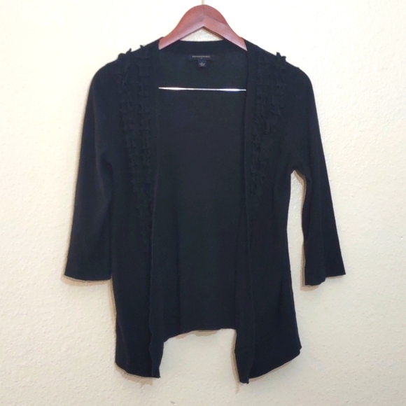 PRE OWNED BANANA REPUBLIC 3/4 SLEEVE CARDIGAN SIZE S COLOR BLACK HAS RUFFLE - Picture 1 of 10